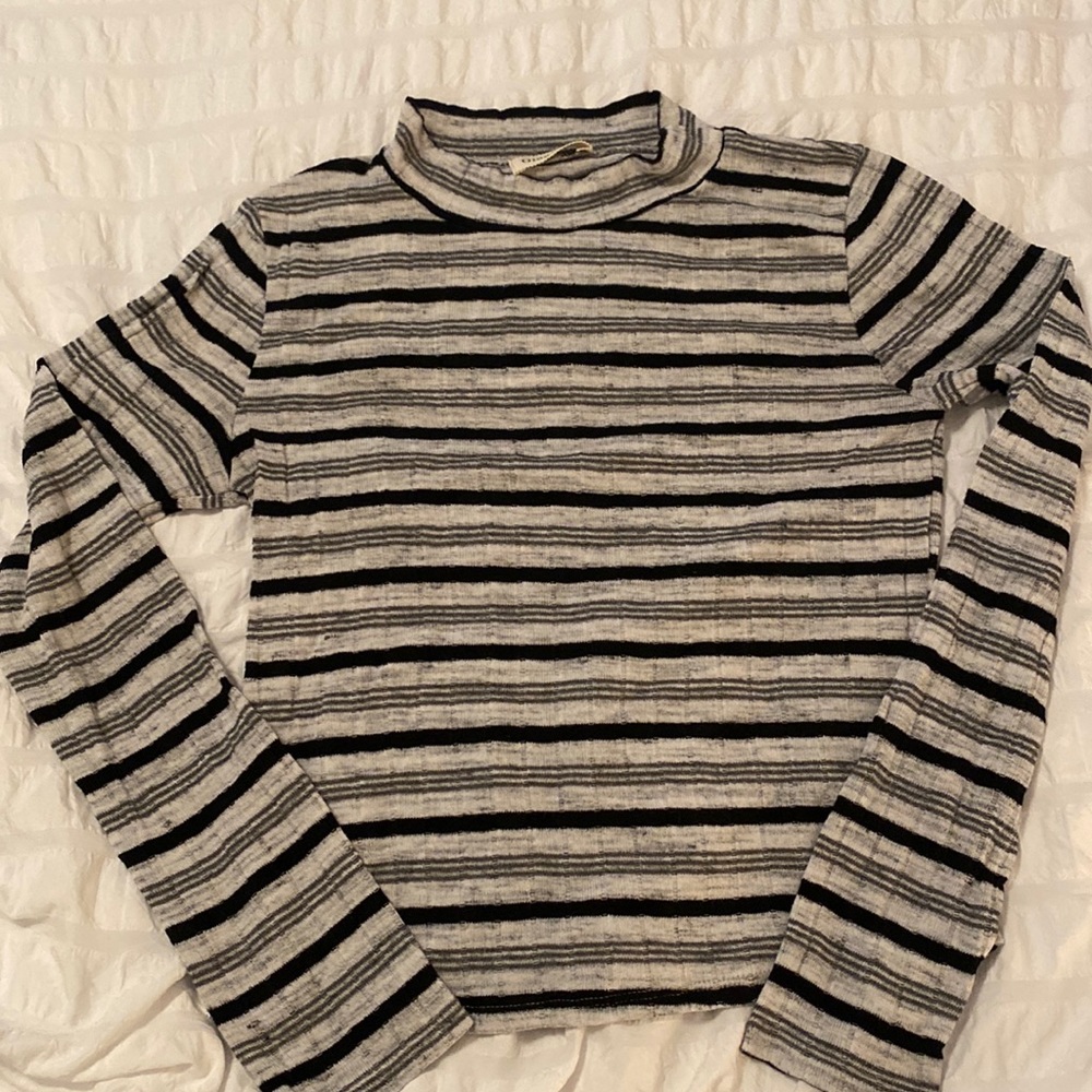 Fitted Mock-neck Top